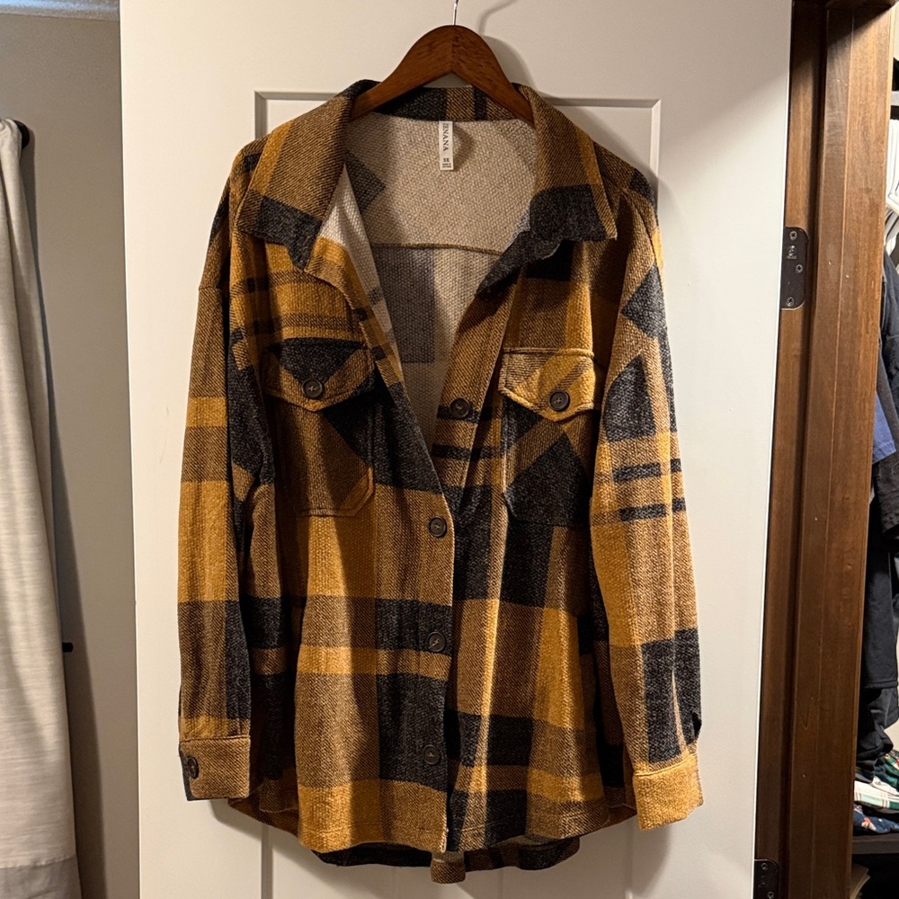 Zenana Outfitters Plaid Utility Jacket in Black and Tan